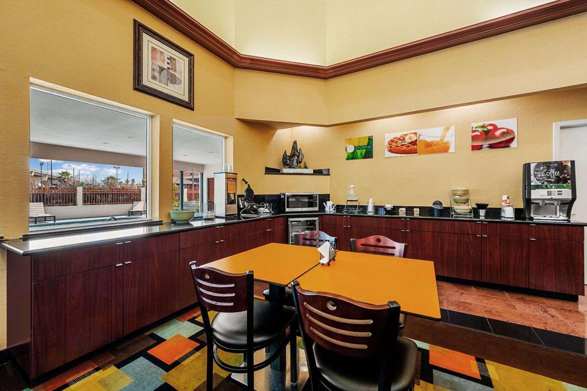 Quality Inn & Suites Cypress Extérieur photo