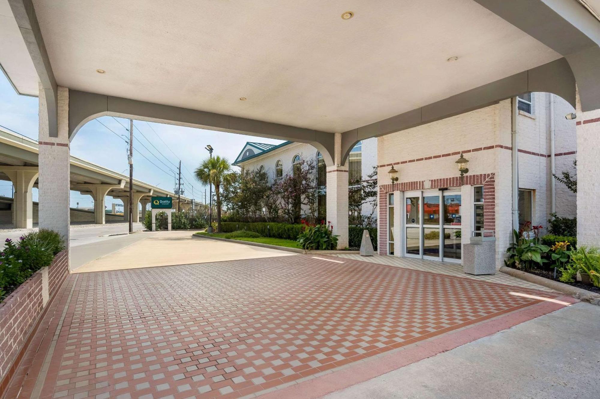 Quality Inn & Suites Cypress Extérieur photo