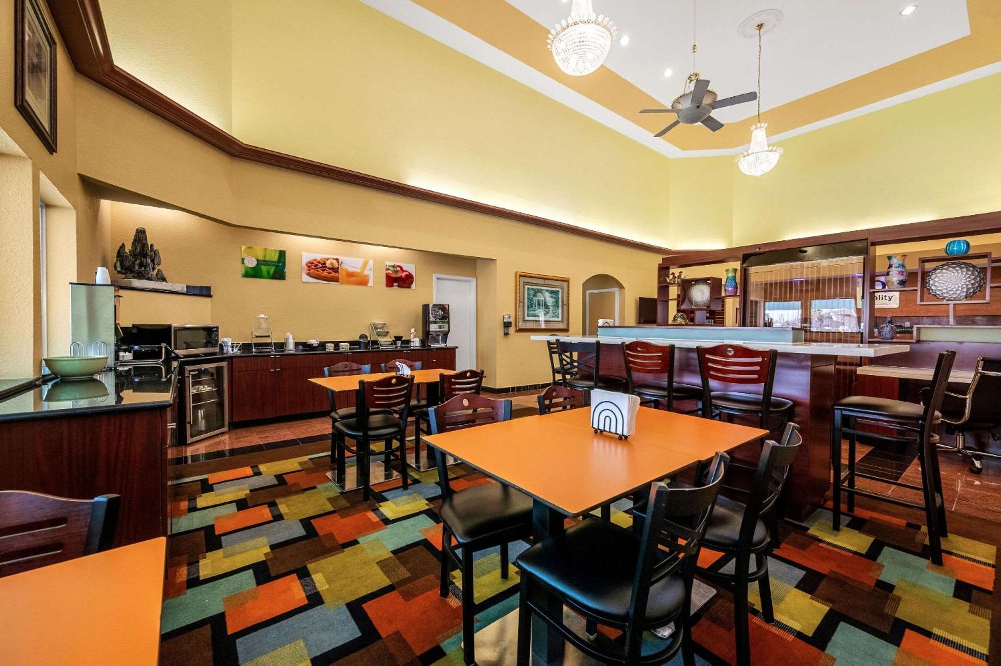 Quality Inn & Suites Cypress Extérieur photo