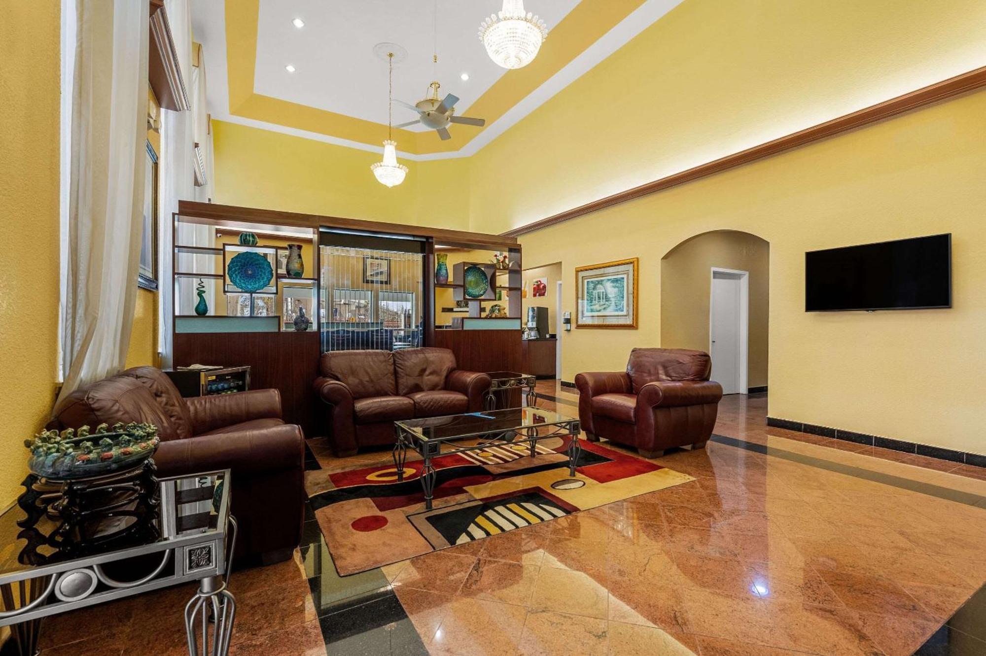 Quality Inn & Suites Cypress Extérieur photo